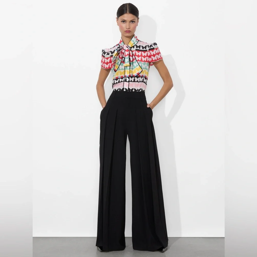 NWT Alice + Olivia Jeannie Butterfly Silk Tie-Neck Top - Picture 2 of 8